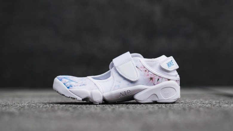 nike-air-rift-cherry-blossom-1