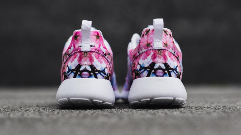 nike-roshe-cherry-blossom-3