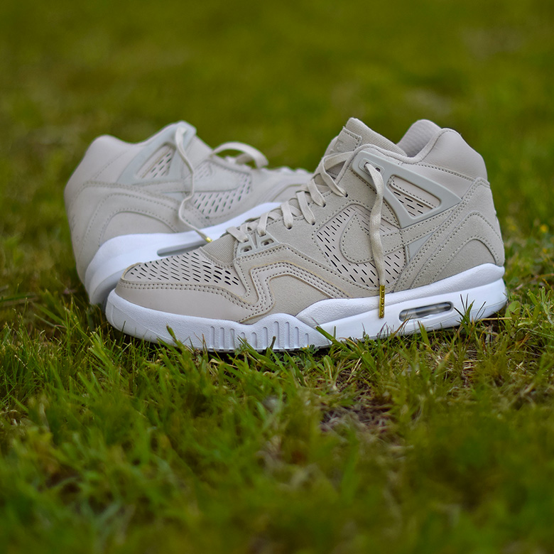 nike-air-tech-challenge-laser-1