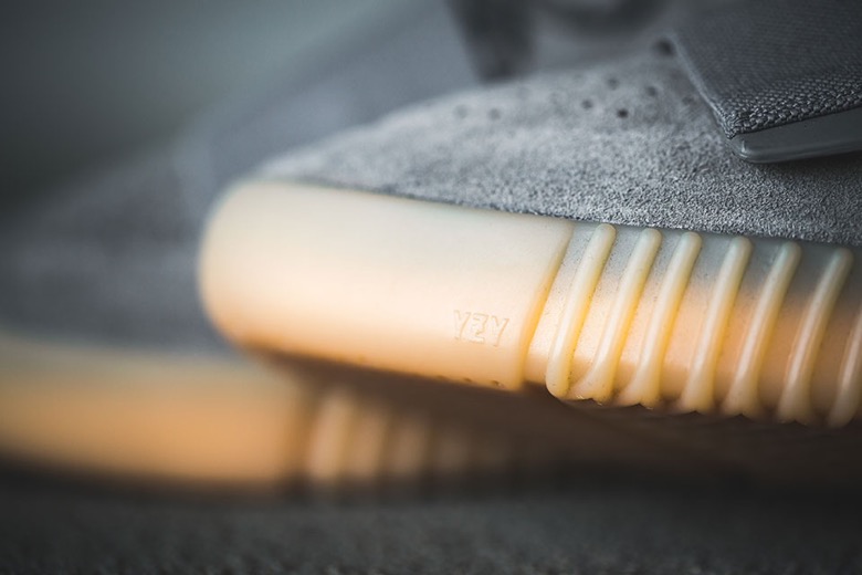 adidas yeezy boost 750 light grey gum-4