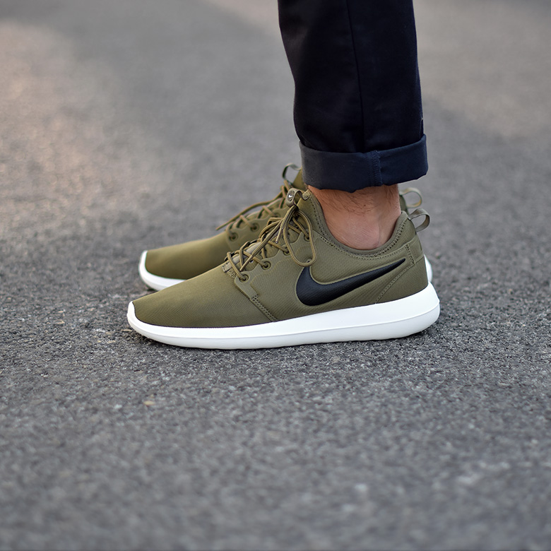 nike roshe run kaki noir