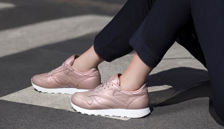 reebok classic leather pearlized sneaker