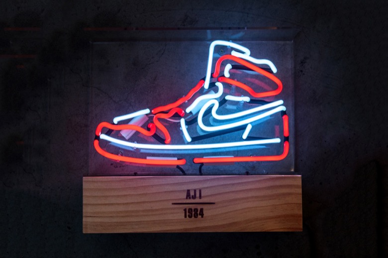 air jordan 1 neon