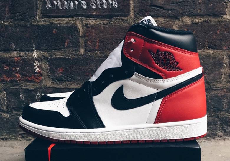 Air Jordan 1 OG Black Toe Sneakers