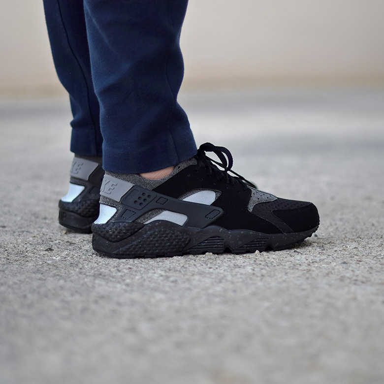 Nike Air Huarache Run SE Black Wolf Grey Sneakers