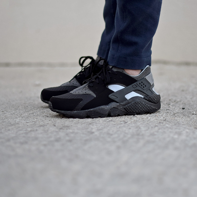 nike huarache gris et noir