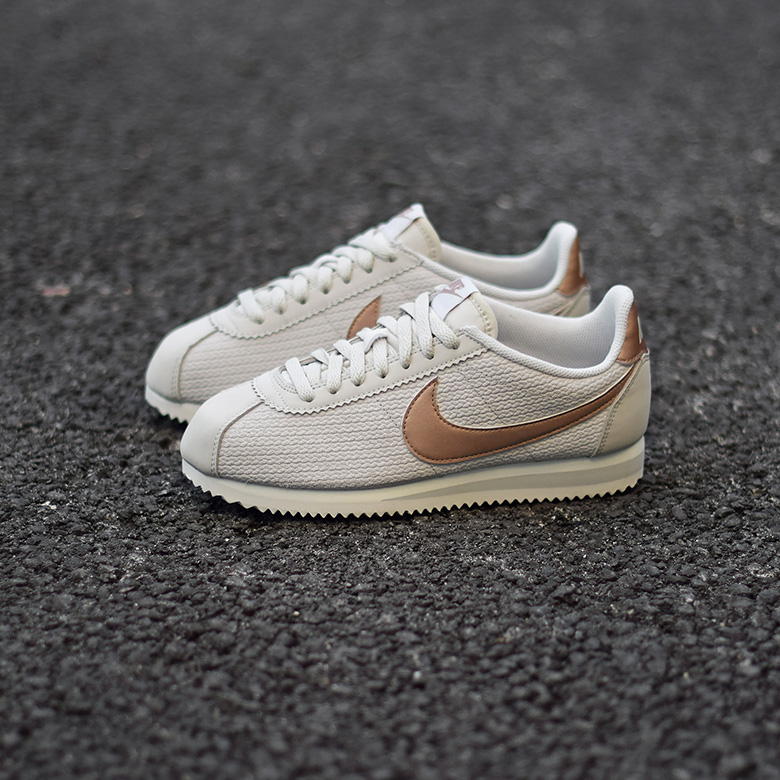 على الأرض شك هرب nike cortez femme 