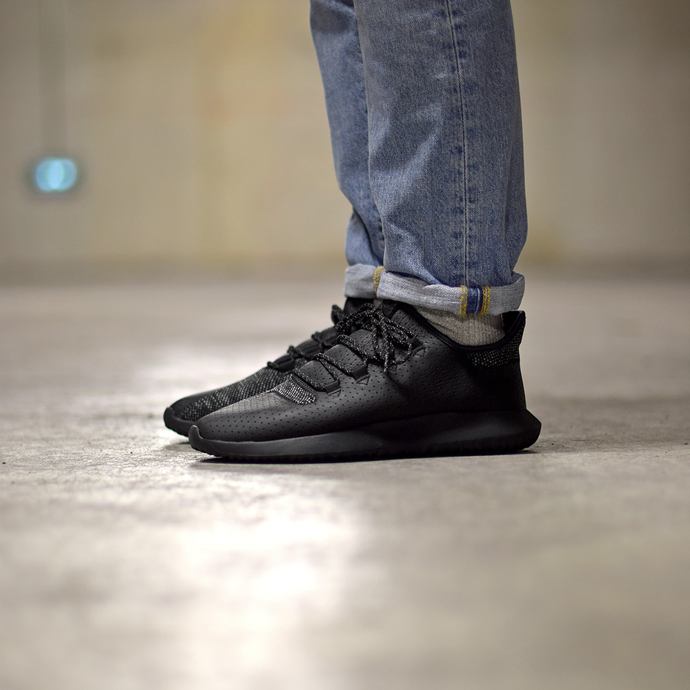 Adidas yeezy tubular noir deals