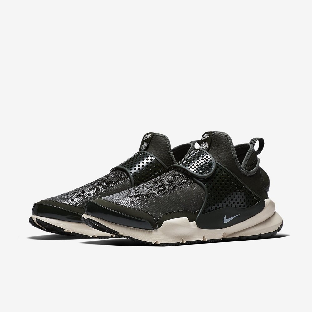 Nike-Sock-Dart-par-Stone-Island-04