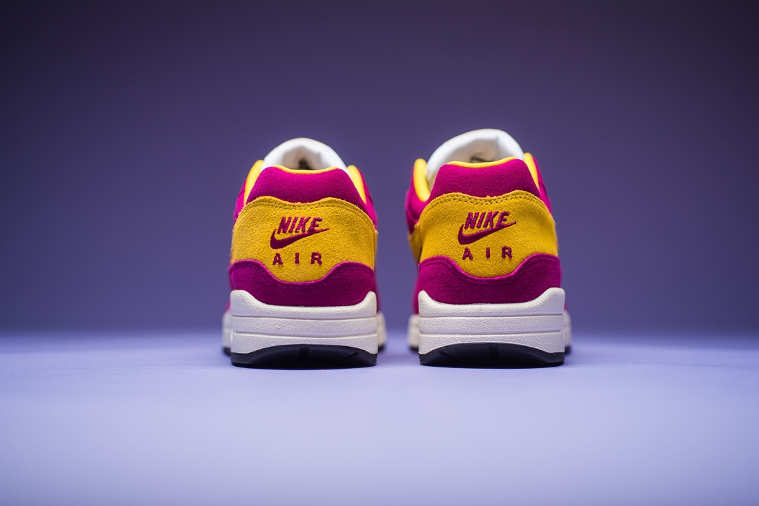 air max dynamic berry