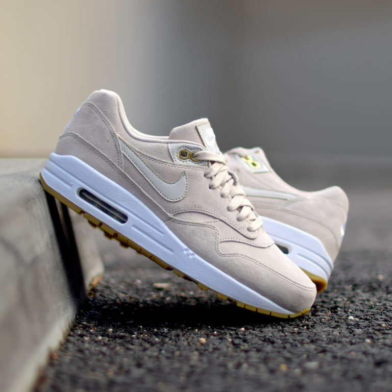 air max 1 navy gum