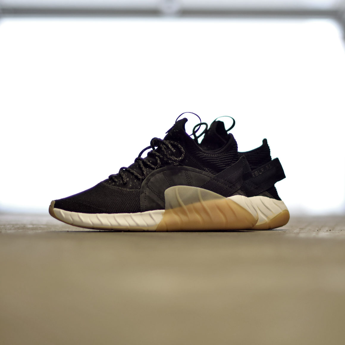 adidas tubular rise tan