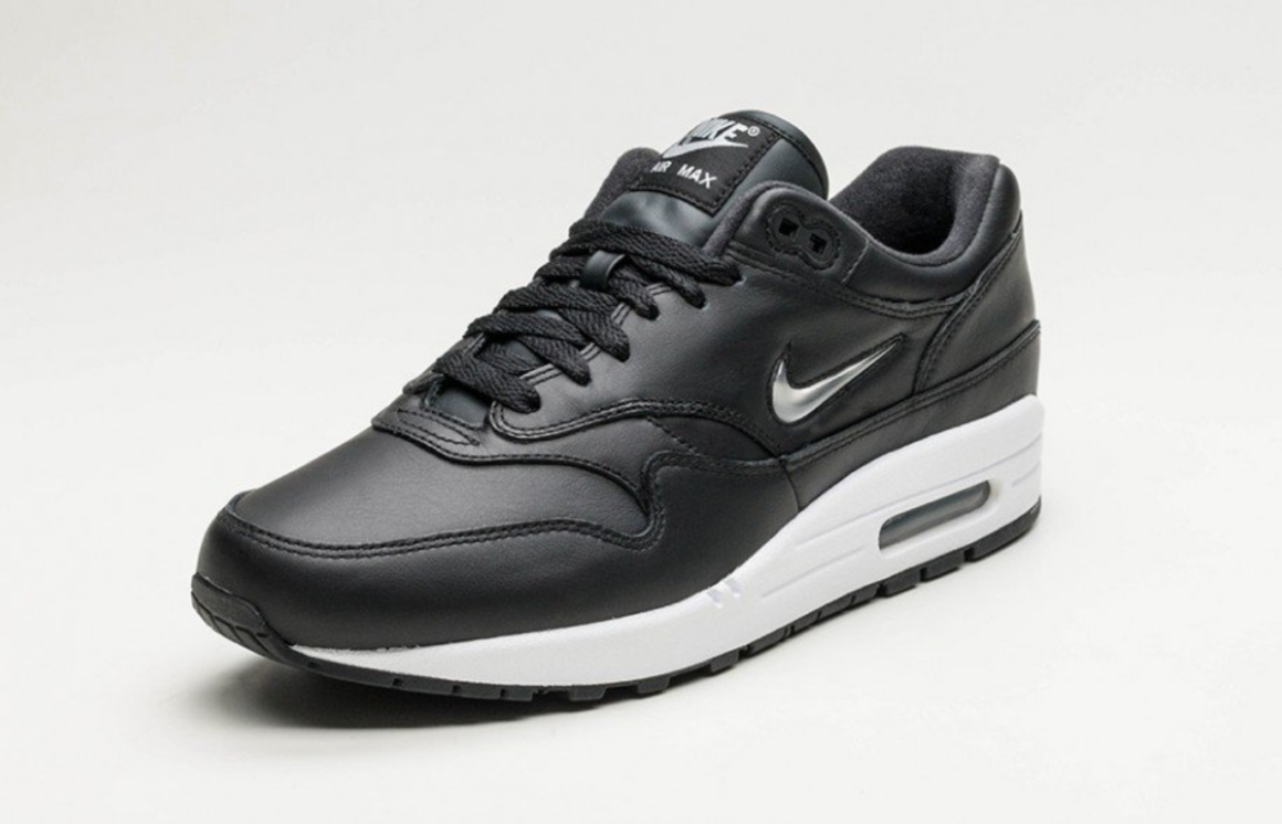 Air Max 1 Jewel «Dusty Peach» et «Black Metallic Silver»