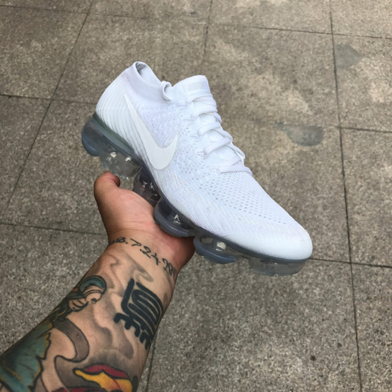 triple white vapormax 360