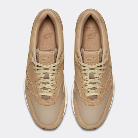 tan air maxes