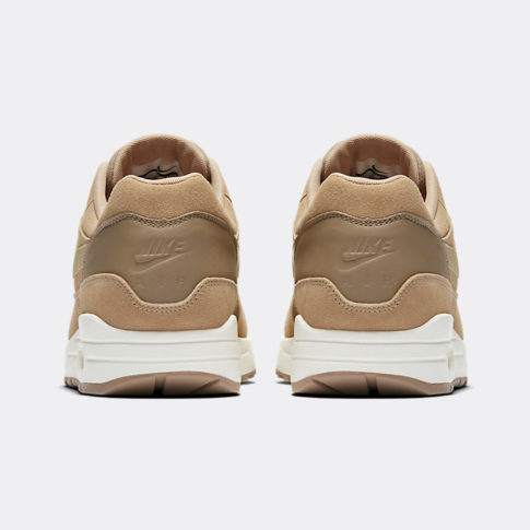 tan air maxes