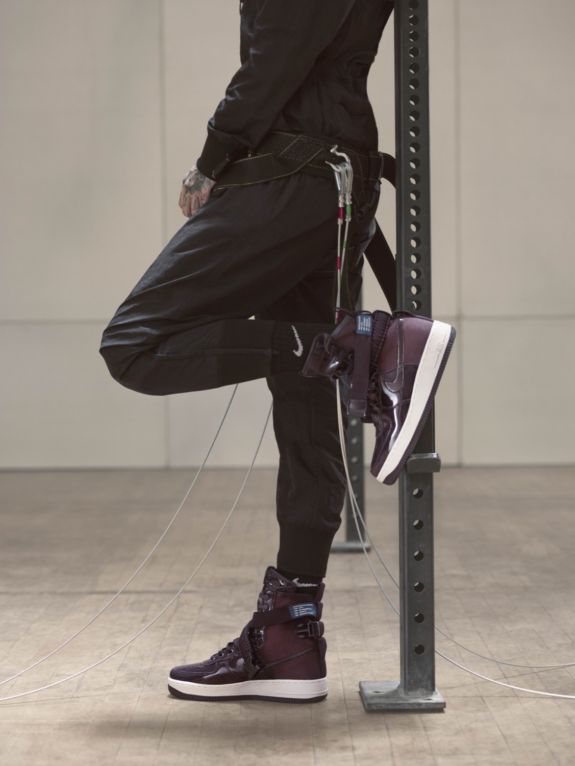 Nike Sportswear Port Wine par Ruby Rose