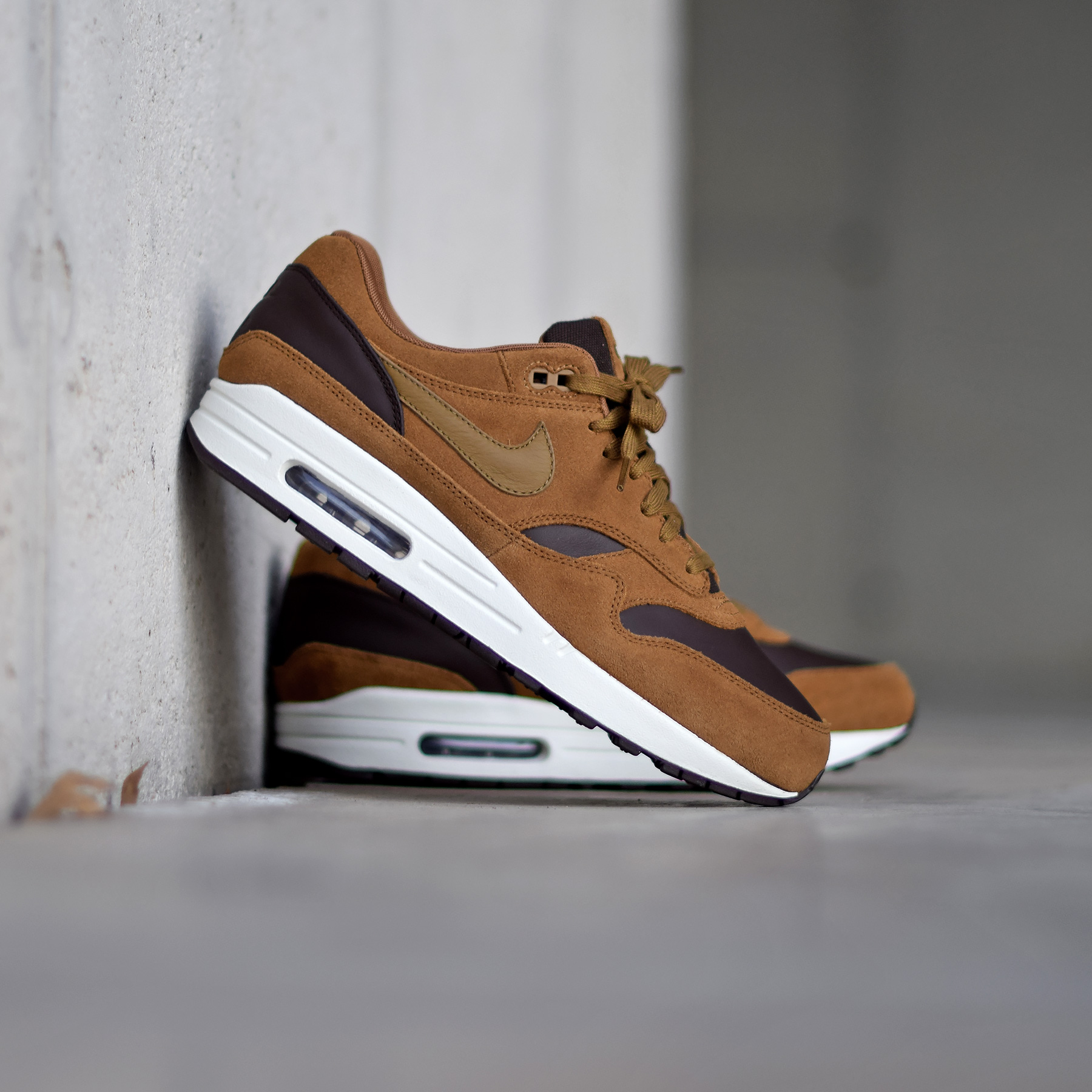 Nike Air Max 1 Premium Leather Ale Brown Sneakers Fr