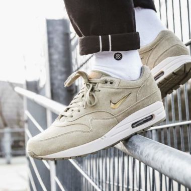 air max 1 premium neutral olive