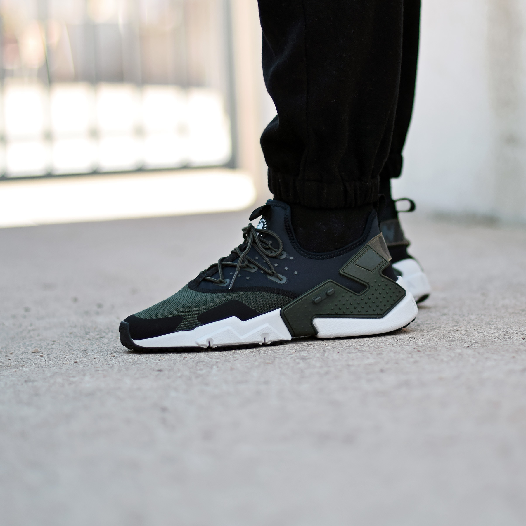 nike huarache drift sequoia