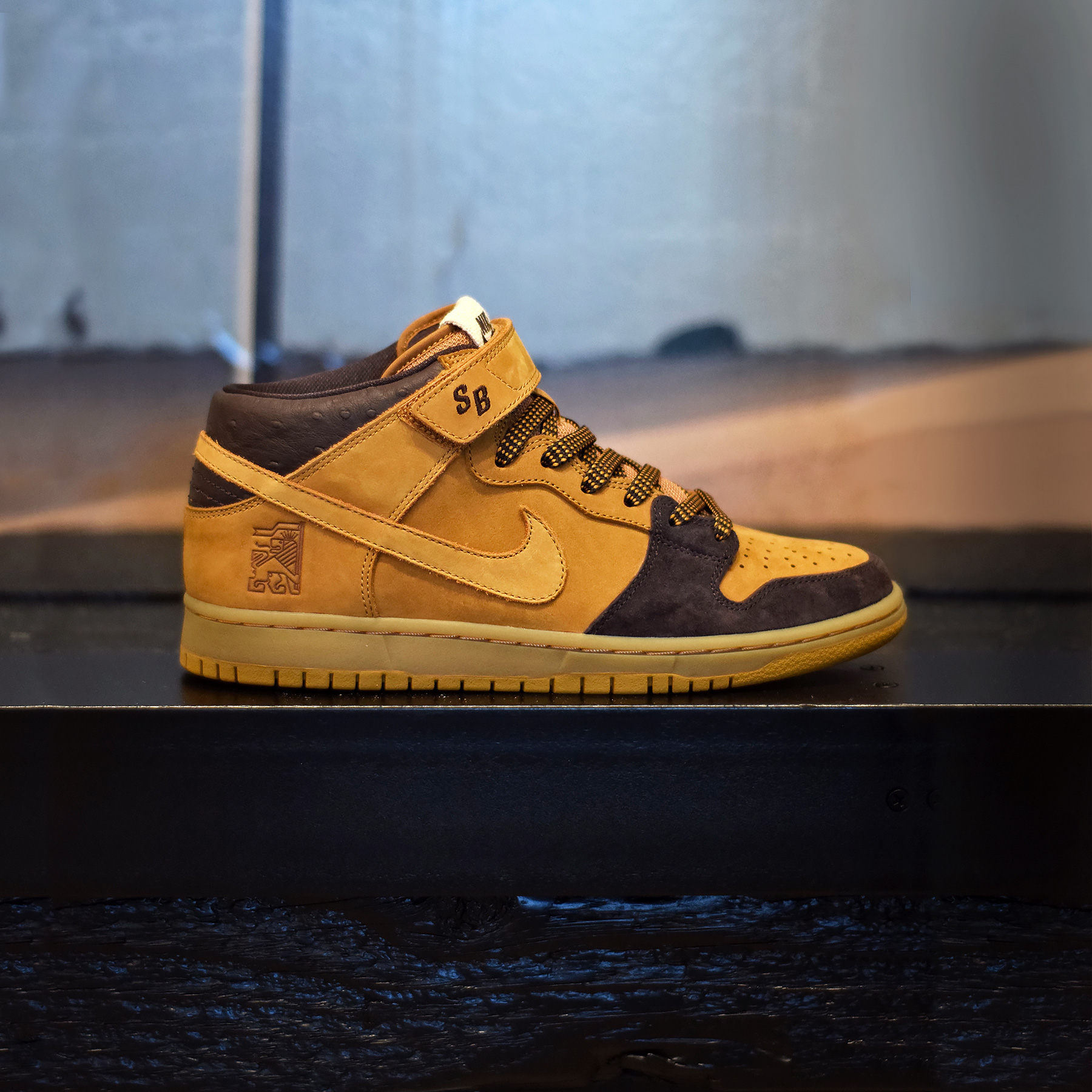 sb dunk mid
