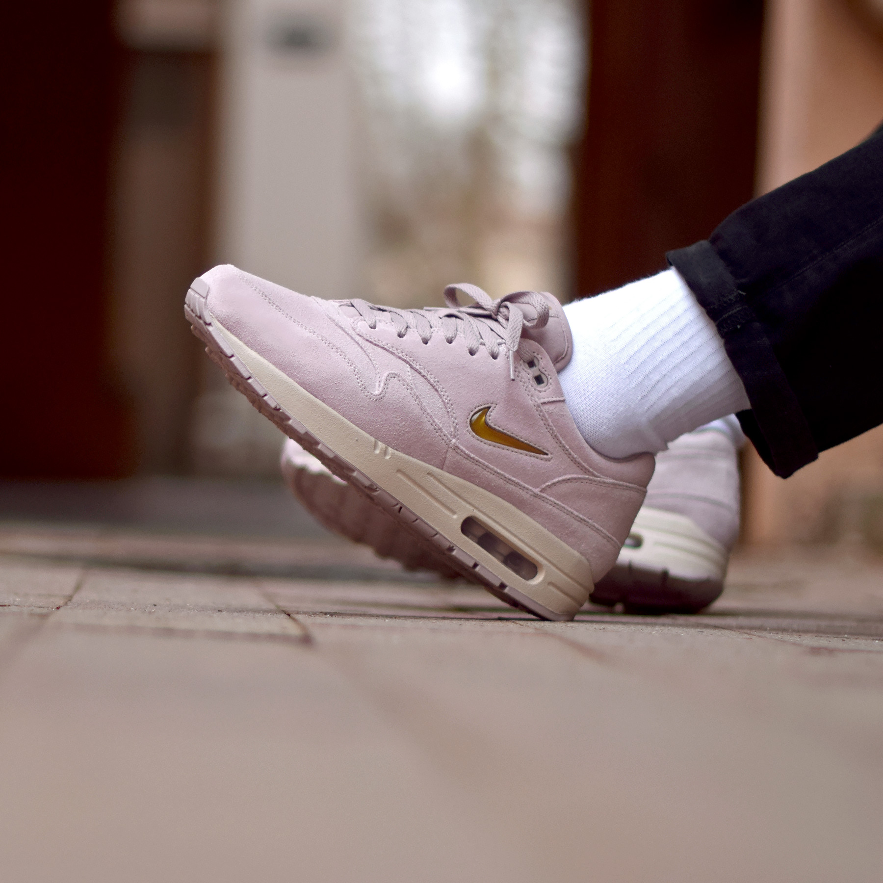 air max one rose gold