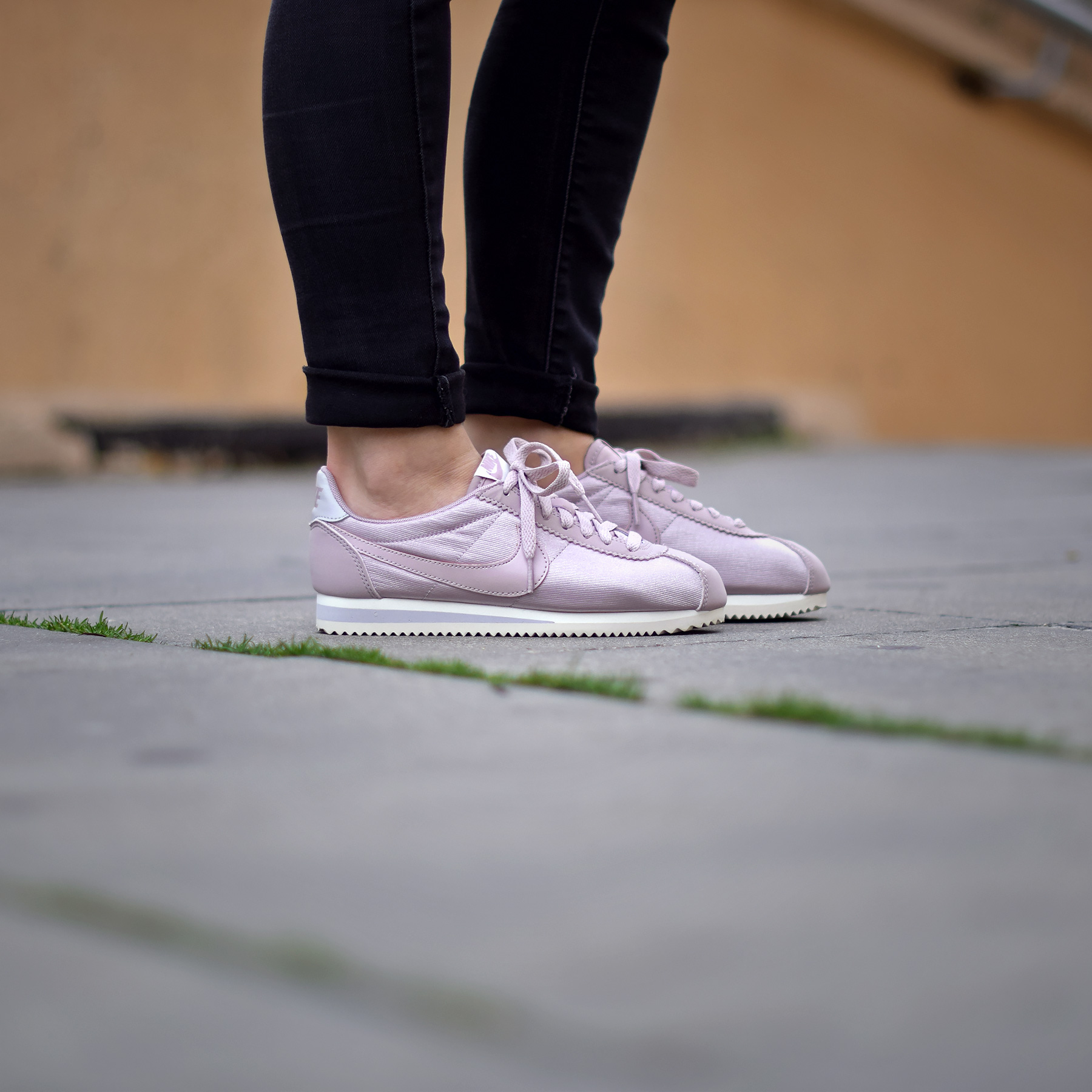 Nike cortez nylon particle rose online