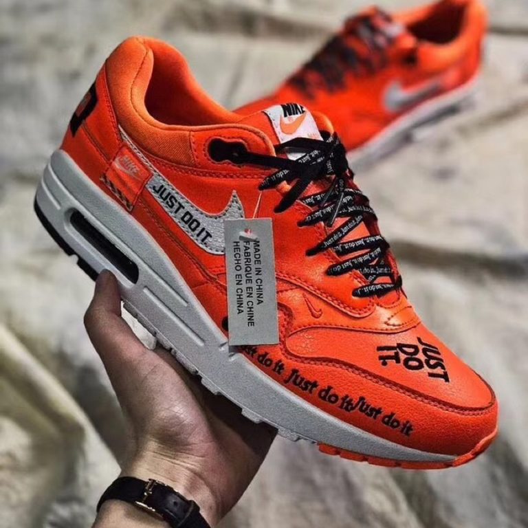 just do it air max 1 orange