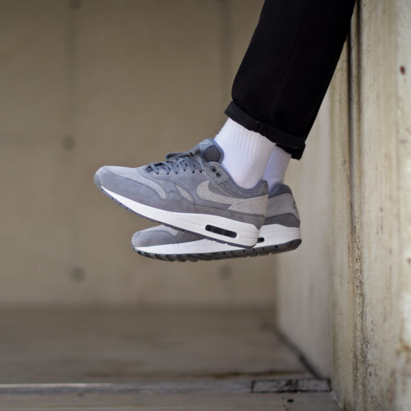 air max 1 premium grey suede