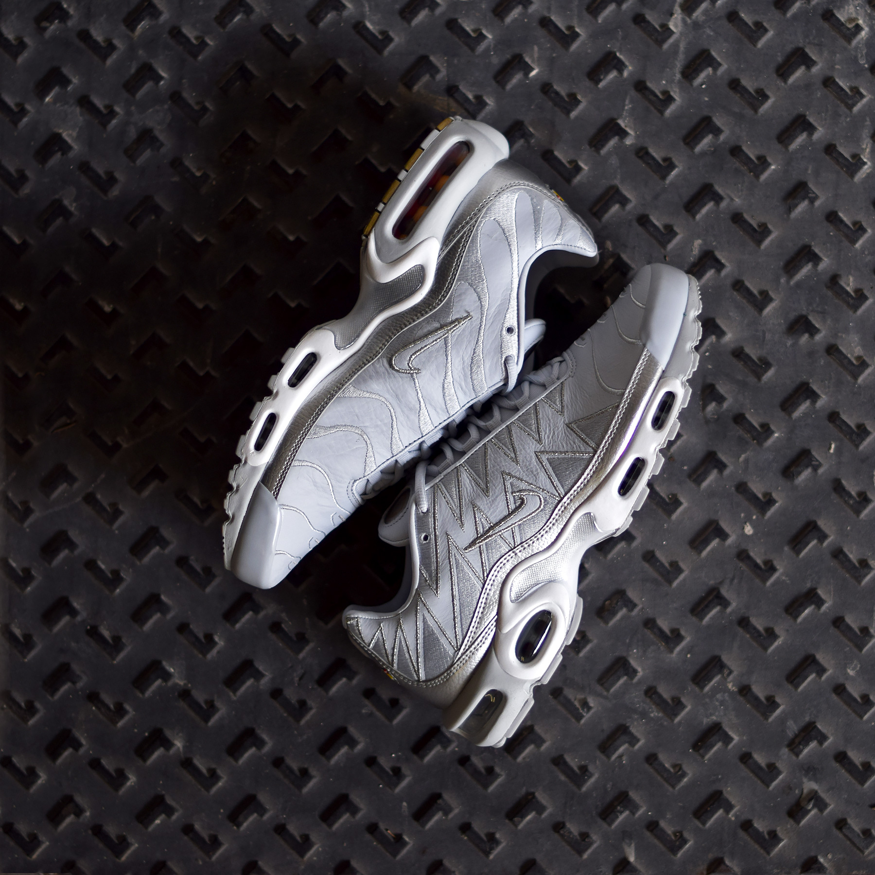 Nike Air Max Plus Pure Platinum Metallic Silver