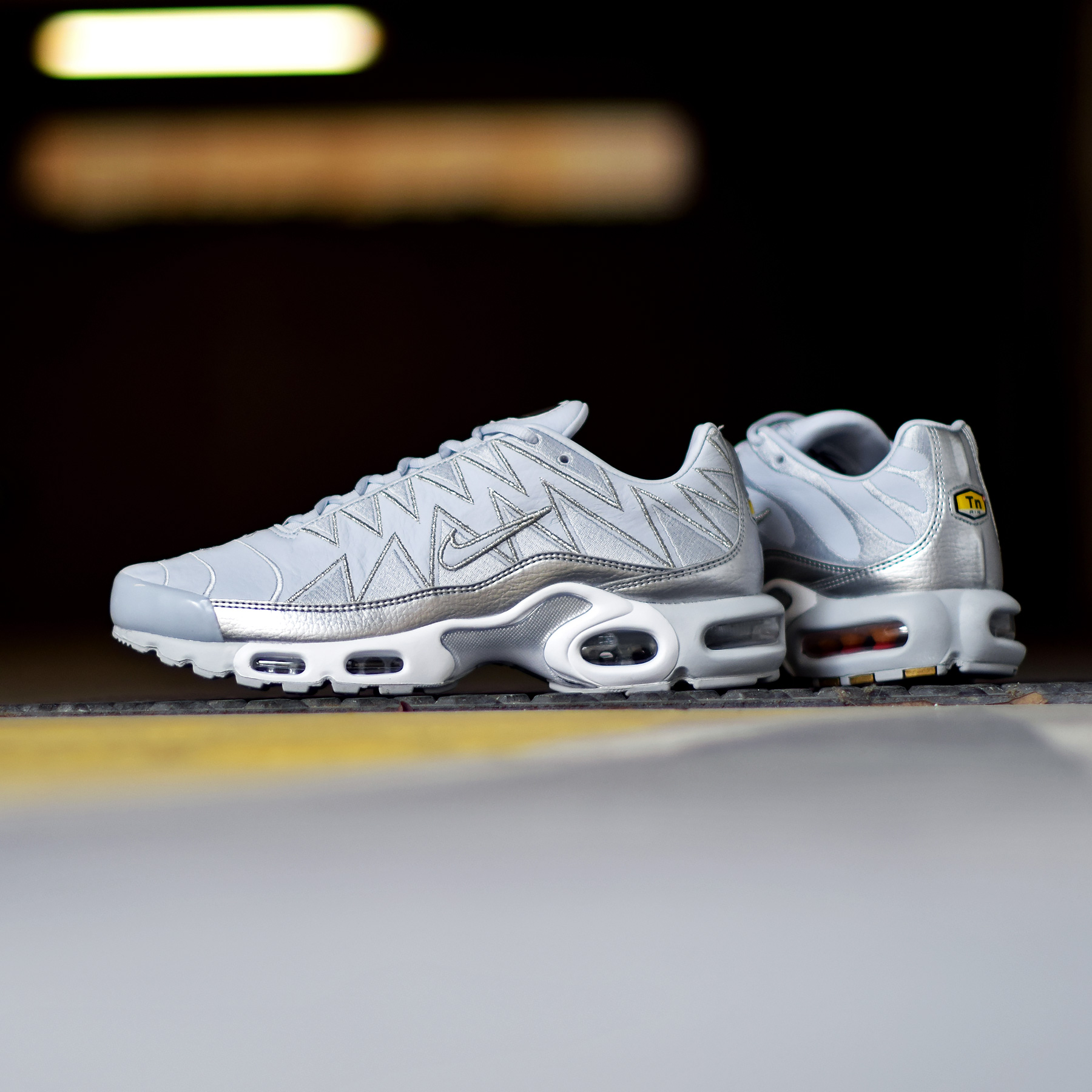 air max plus platinum