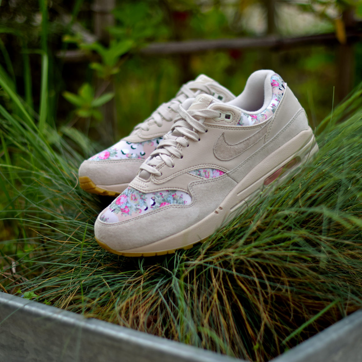nike air max 1 floral