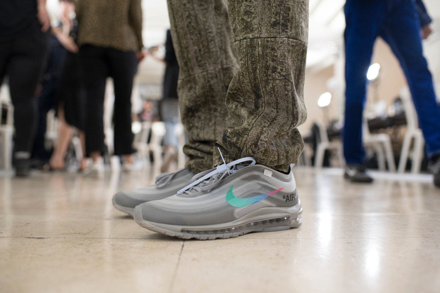 grey off white air max 97