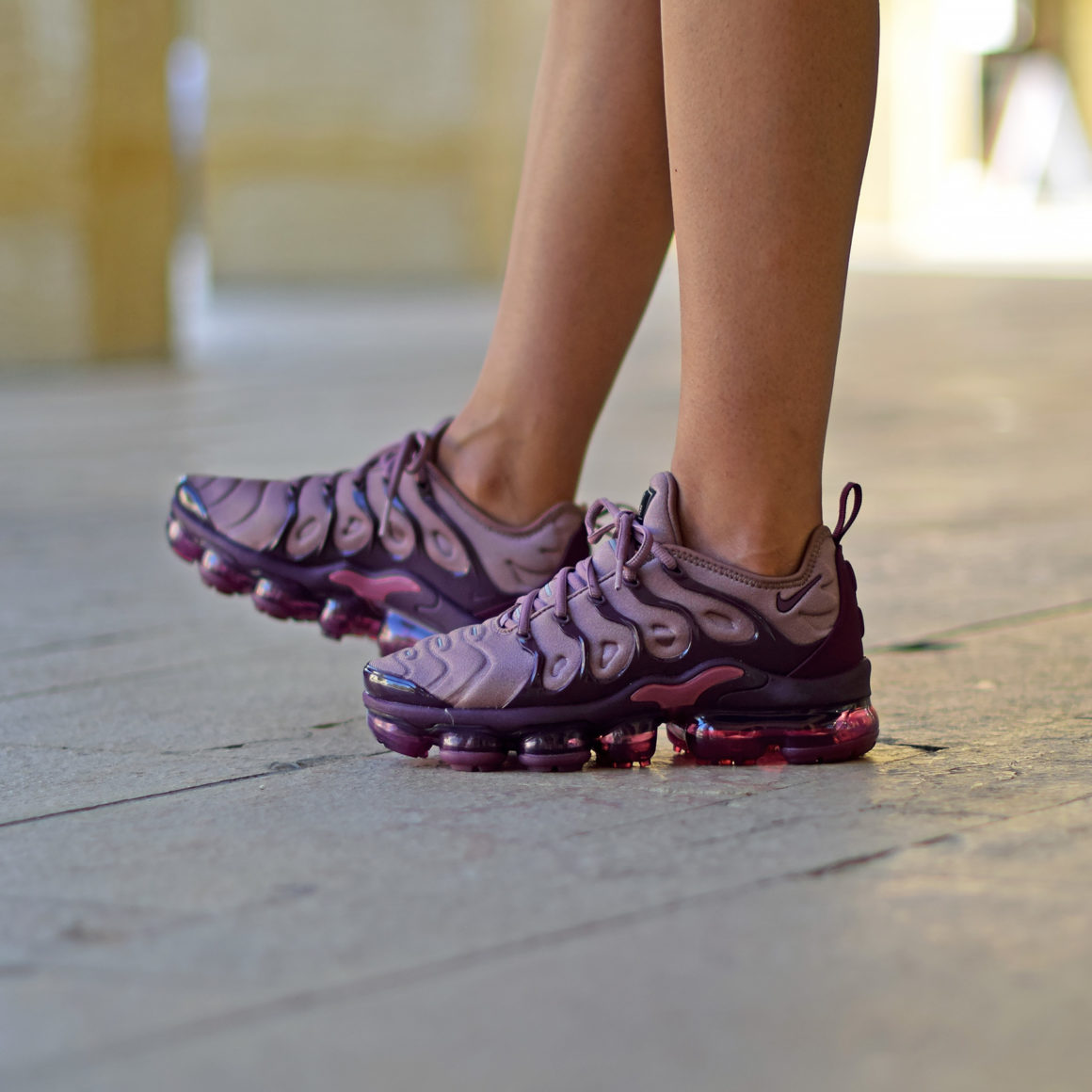 burgundy vapormax plus women's