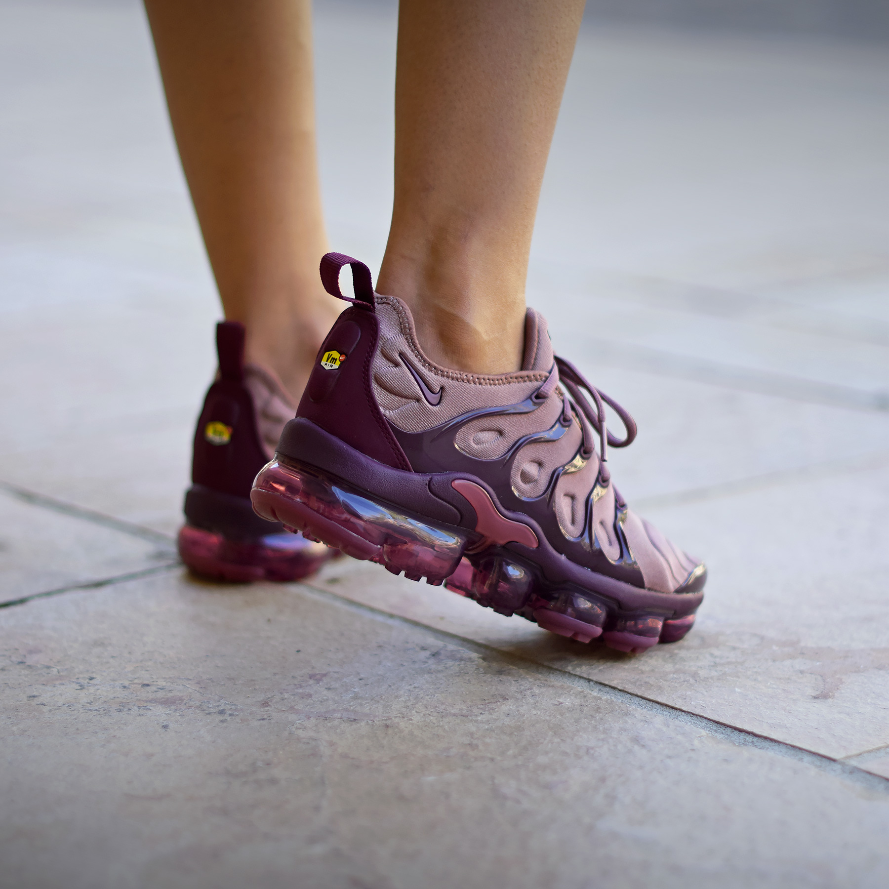 air max vapor plus burgundy