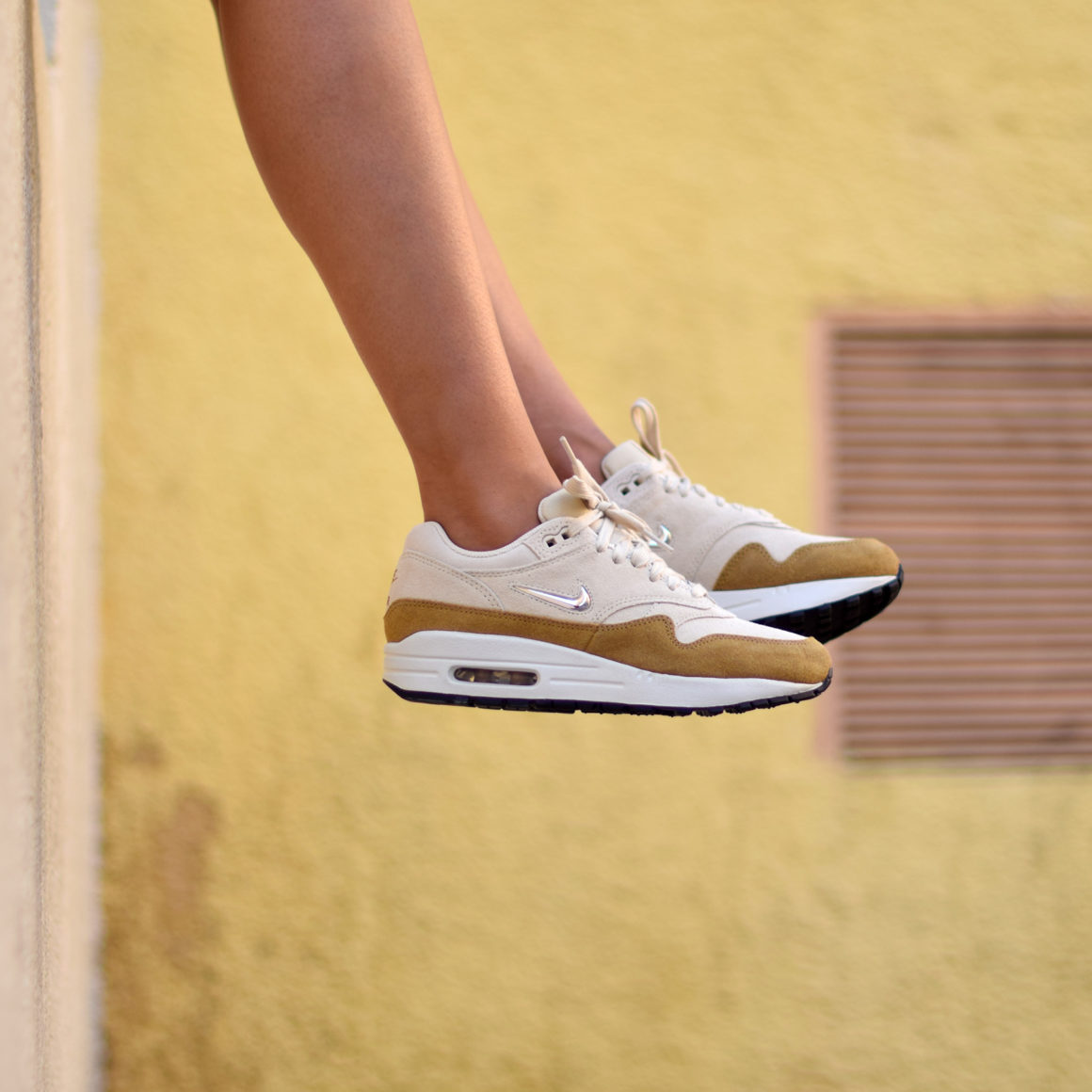 Nike Air Max 1 Premium SC Jewel White/White-Dark Obsidian - 918354-105 |  Sneaker District