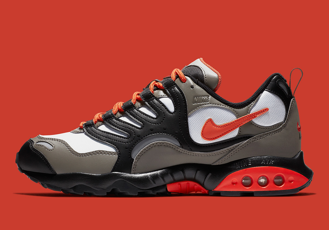 Nike acg terra humara top