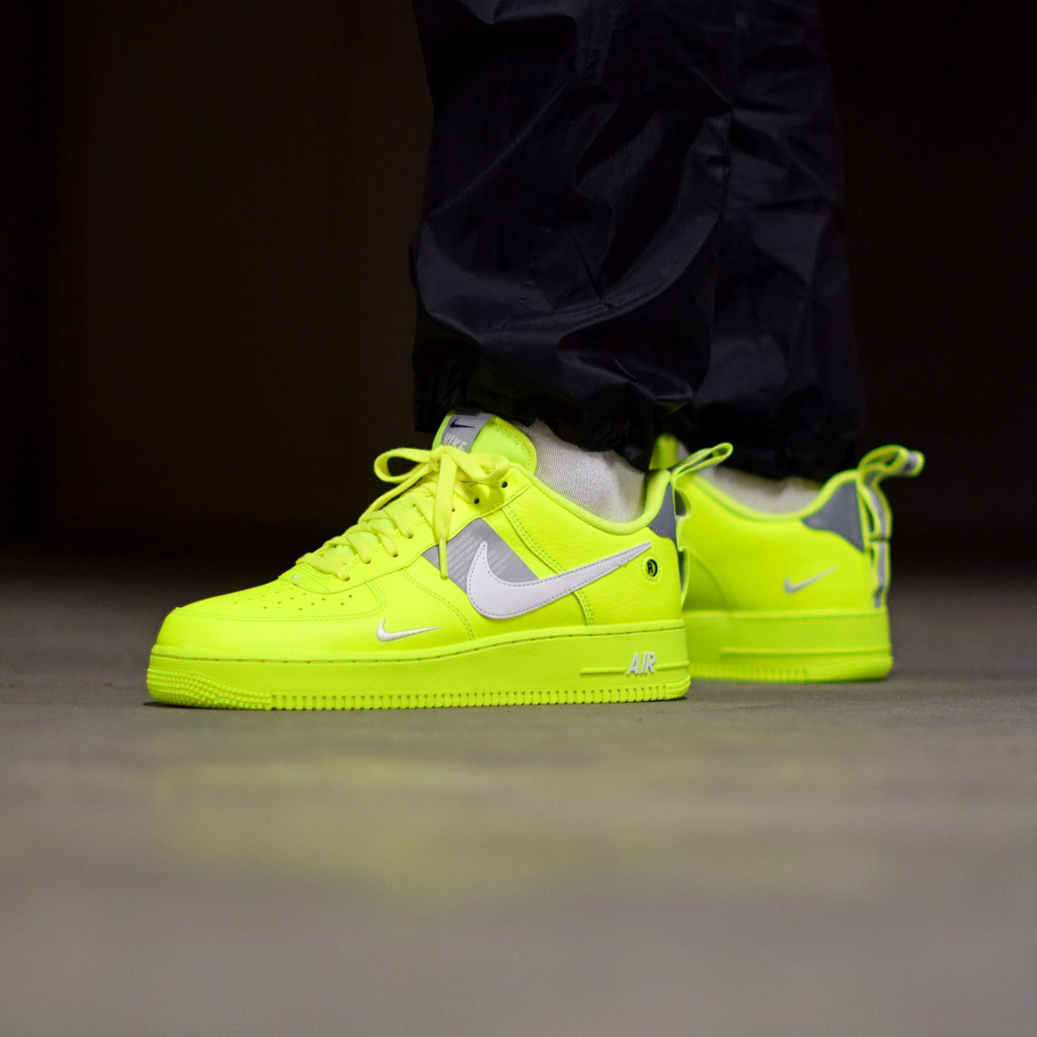 nike air force 1 lv8 utility pack