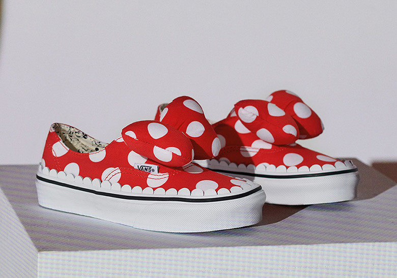 slip on mickey vans