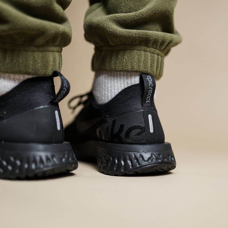 nike epic react 2 triple black