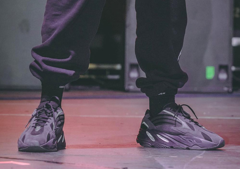 adidas Yeezy Boost 700V2 Triple Black