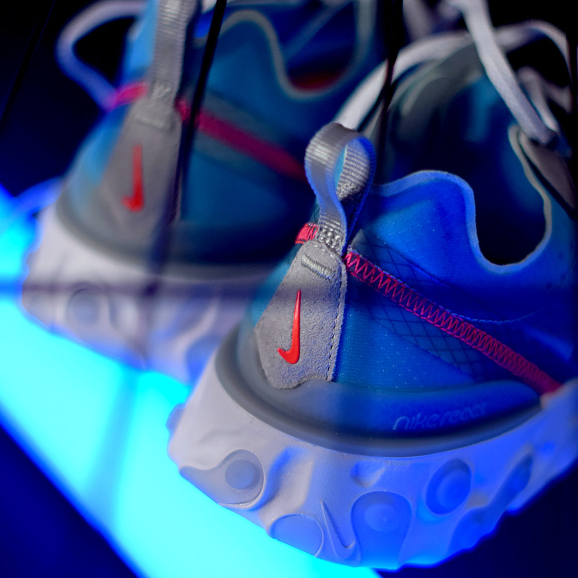 blue tint react 87
