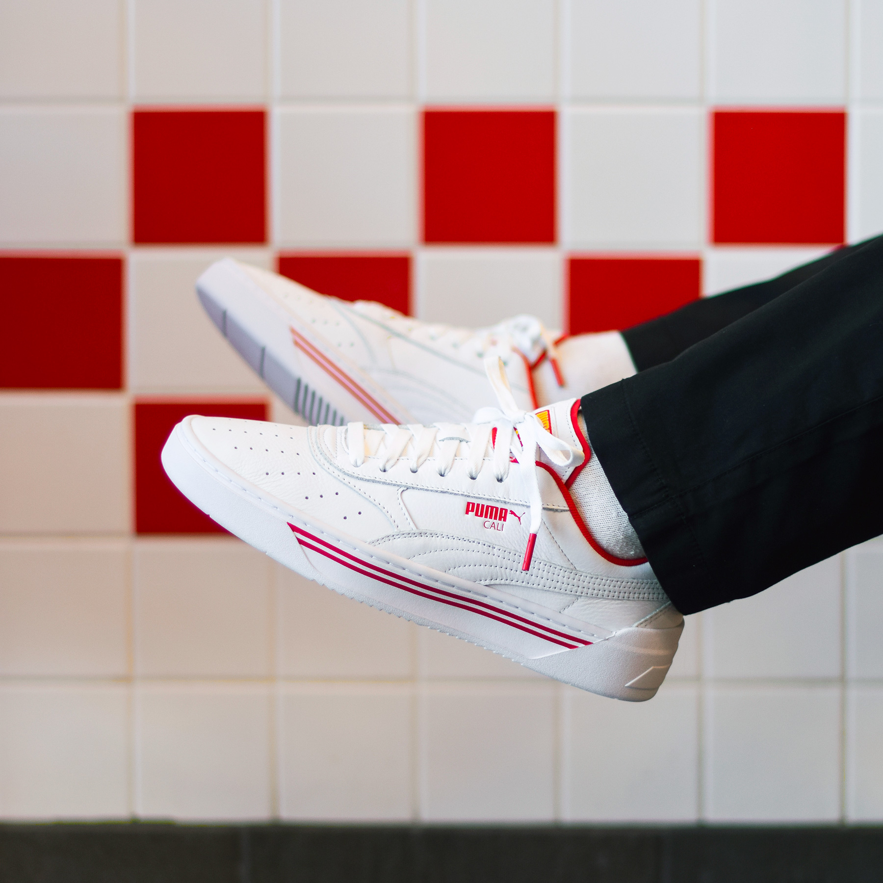 puma cali blanche et rouge