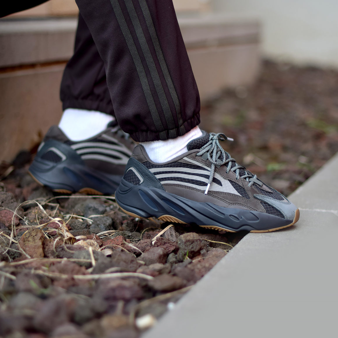 adidas Yeezy Boost 700 v2 Geode