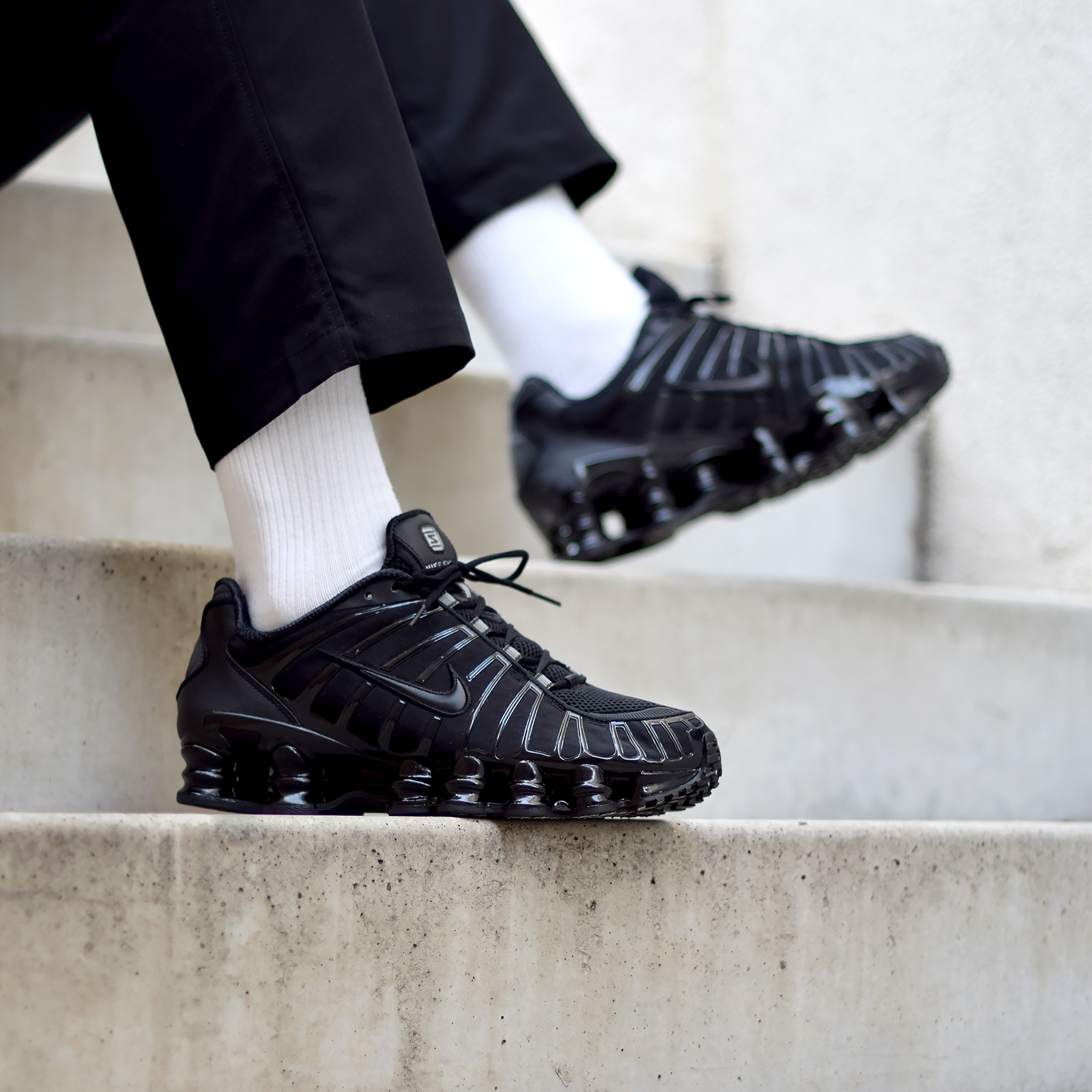 nike shox total black