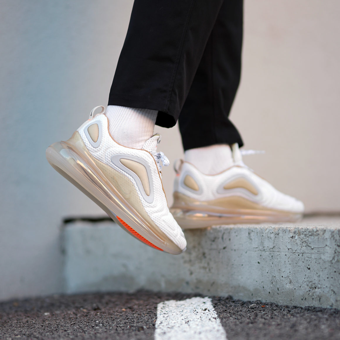 air max 720 vanilla