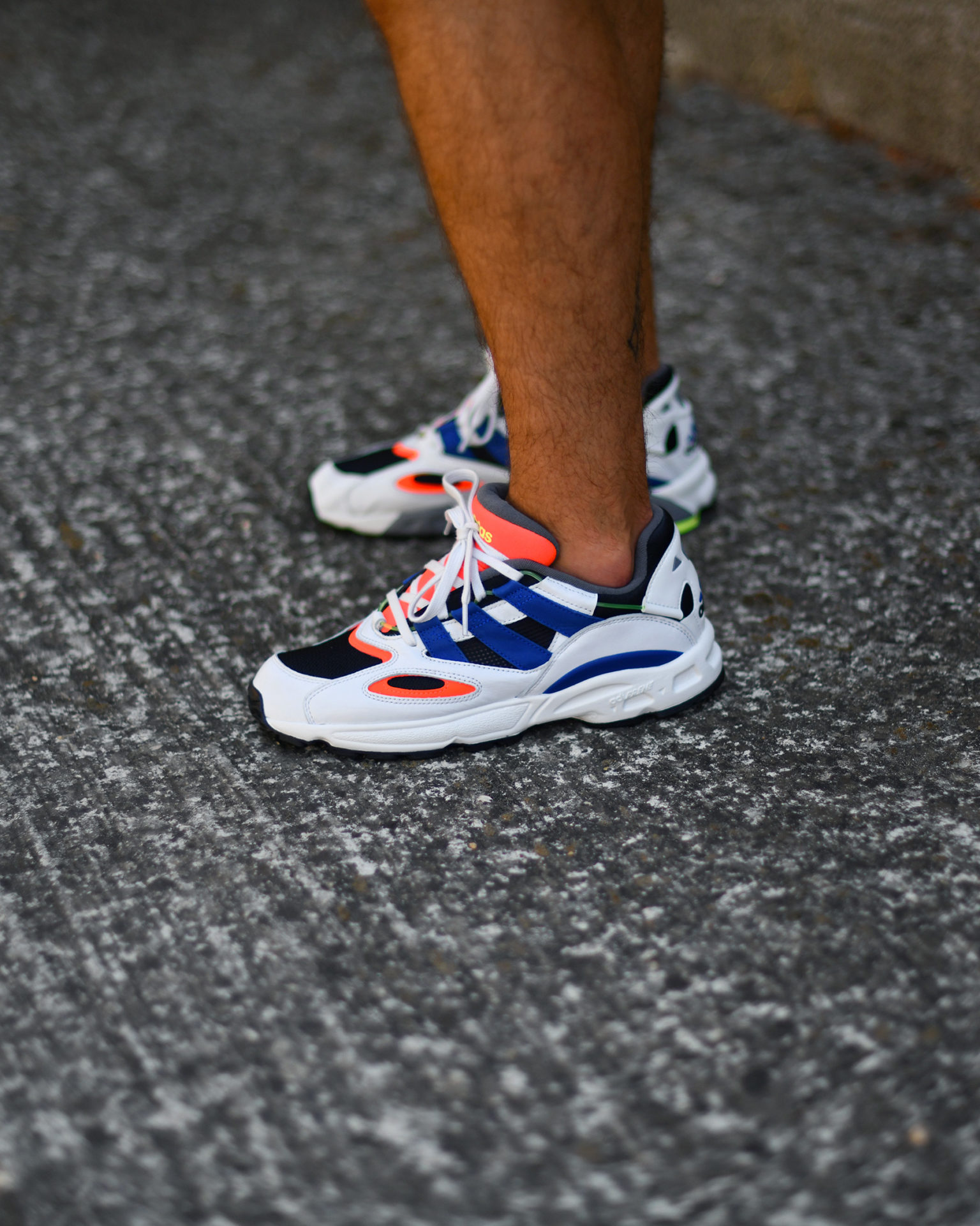 adidas LXCON 94 White/Collegiate Royal - Sneakers.fr