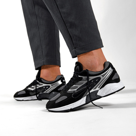 nike noir racer black