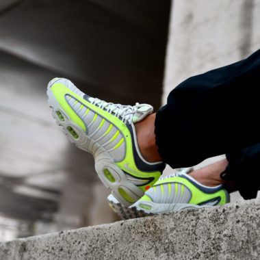 Nike Air Max Tailwind 4 Volt Light Bone