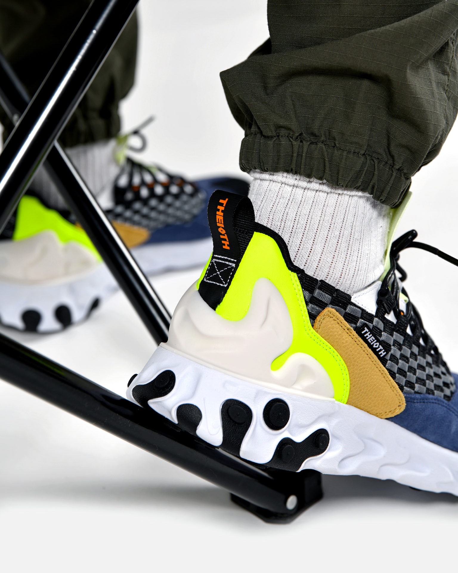 nike react sertu black volt